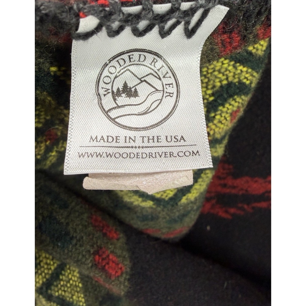 Wooded River Throw Blanket Wool Blend USA Red Black Bear Scene 72" X 60" - Picture 6 of 9